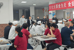 <b>第一时间组织法律人员赶赴</b>